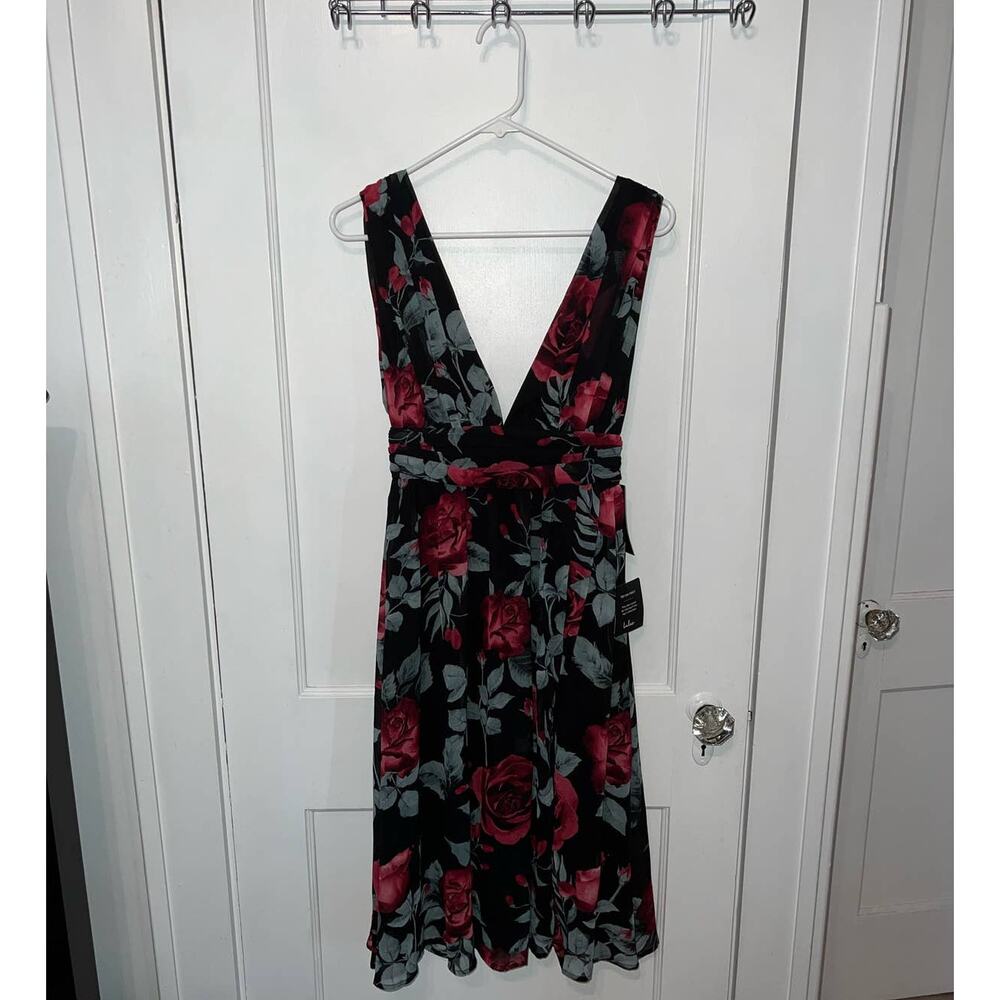New Lulu's Queen of Hearts Black Rose Midi Dress size XS - Picture 3 of 8